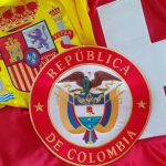 tres Escudos bordados de los países de Colombia España y Suiza