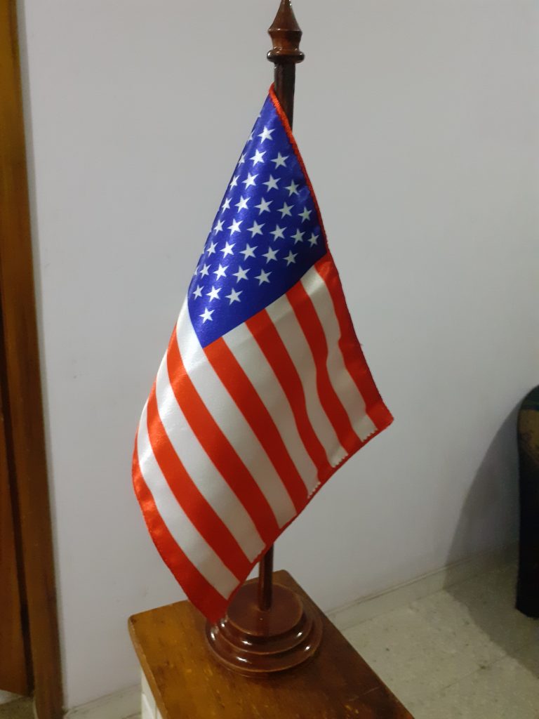 venta y fabrica de banderas de escritorio, para interior, para exterior